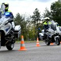 Gašić uručio 25 motocikala službenicima saobraćajne policije u centru Makiš