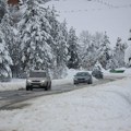 11 Povređenih u 8 saobraćajki: Sneg i poledica napravili ršum za Božić