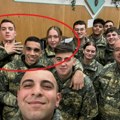 Austrijski vojnik pokazao albanskog orla Neviđen skandal na obuci oružanih snaga