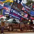 Vojska Boga "maršira" po Teksasu, a zastava separatista se vijori u Ostinu: Od domino efekta najveću korist ima Tramp