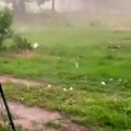 Ледене кугле падале са неба Јака олуја и град изазвали хаос у држави, има мртвих (видео)