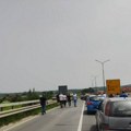 Blokiran saobraćaj u Požegi: Malinari nezadovoljni otkupnom cenom