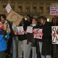 Protest srednjoškolaca započet na Trgu slobode završen kod Rektorata