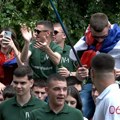 Maturanti Tehničke škole slavili u gradskom parku uz trubače (VIDEO)