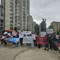 Održana akcija „16 minuta tišine“ u Kosovskoj Mitrovici: Studentima se pridružile i kolege iz centralne Srbije