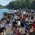 Najbolja žurka trenutno je u ovom mestu: Započeo spektakularni spust Drinom, zaplovilo oko 20.000 ljudi