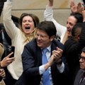 Kolumbijski predsednički kandidat preminuo dva meseca posle atentata, tragičan kraj teške porodične sudbine