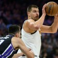 Jokić mirno gledao završnicu sa klupe pa ušao da dokrajči Sakramento