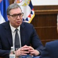 Vučić prisustvovao prezentaciji robota kompanije AGIBOT Inovejšon
