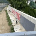 Grafit “Studenti pobeđuju!” u Vlasotincu prekrečen u rekordnom roku