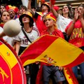 (Foto) Njujork u znaku finala Mundijala: Hiljade navijača preplavile ulice grada, Tajms skver pretvoren u karneval
