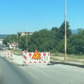 Posle tri nedelje počinje asfaltiranje rupa na nadvožnjaku u Leskovcu