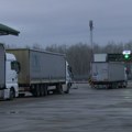 Teretna vozila čekaju četiri sata za izlaz na Batrovcima, na Sremskoj Rači dva sata