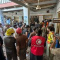 Urušio se krov škole u Pakistanu: Poginulo najmanje 27 učenika i nastavnik, iz ruševina izvučeno 45 dece