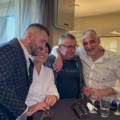 (Video) Roditelji Ace Kosa stigli sinu na rođendan Čeda ih dovezao, a evo šta je poklonio cimeru: Vredi nekoliko hiljada evra…