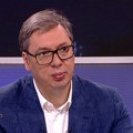 Vučić o poseti "Ribnikaru": Slikao me je šef obezbeđenja, ispisao sam celu stranicu