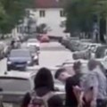 Ovo je bivši učenik koji je upucao nastavnika: Isplivao snimak hapšenja, policija opkolila školu u Lukavcu (video)