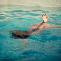 Strašna tragedija u Puli: Dete (3) upalo u bazen na proslavi rođendana, hitna pomoć mogla samo da konstatuje smrt