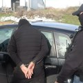 Pogledajte akciju hapšenja u Barajevu! Policijaci ga izvukli iz auta, pa usledio pretres! Velika zaplena u autu i kući…