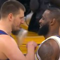 Jokić uperio prstom i "zapretio" Lebronu, ovaj "crkao" od smeha: Otkriveno šta mu je Nikola rekao