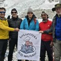 Dragan Jovović uspešno osvojio Kala Patar i Everest Base Camp:Zavijorila se zastava restorana „Biblioteka kod Milutina“