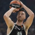 Ništa od NBA angažmana, Finiks pustio Frenka Kaminskog