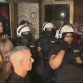 MUP: Uhapšena jedna osoba zbog napada na policajca na protestu ispred Filozofskog u Novom Sadu