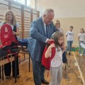 Grad Leskovac obezbedio rančeve i pernice za 1.122 prvaka