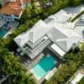 Za cenu od 329.000 € u ponudi je KUĆA i PRIVATNI MOL, agent se HITNO OGLASIO: "To nije po zakonu"