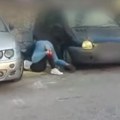 Jezivo nasilje! Pretukli čoveka koji je molio za hranu! Sve se odigralo na ulici pred očima prolaznika (video)