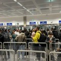 (Foto, video) Totalni haos u EU zbog EES sistema! Putnici satima zarobljeni na aerodromu, avion poleteo poluprazan: "Ljudi su…
