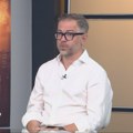 "Srbi nisu zaboravili da uživaju u životu": Kako je jedan Britanac u Novom Sadu iskusio "pravu slobodu" (video)