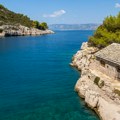 Sveštenici ušli u biznis s nekretninama: Prodaju istorijsku kuću na moru za 679.000 evra, meštani ogorčeni