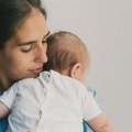 „Htela sam da je odvedem sa sobom“: Kako bolničke dadilje spasavaju siročad od usamljenosti