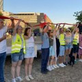 Novi protest najavljen za 19. septembar: Završena „Eko buna“, aktivisti razvukli crvenu traku ispred bine