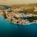 Neum i u septembru pun turista: Toplo vreme, povoljne cene i kongresni turizam produžavaju sezonu