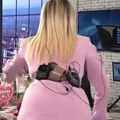 Jovani Jeremić u emisiji uživo ispale tange Kad se nagla preko stola, ekstremno kratki minić otkrio previše: Gledaoci ostali…