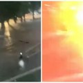 Strašan snimak udara groma u Rusiji: Bljesak, pa snažna detonacija - Žena teško povređena (video)