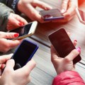 "Zaštiti decu od sajber nasilja" unesko poziva na zabranu mobilnih telefona u školama