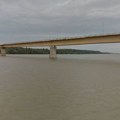 Drama na Dunavu: Brod udario u most kod Bačke Palanke, potonula barža sa 1000 tona veštačkog đubriva