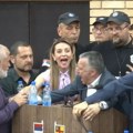 Sednica na ivici incidenta: Vlast i opozicija u Vranju u klinču, odbornici vrištali za govornicom (video)