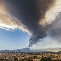 Erupcija vulkana Etne poremetila letove na međunarodnom aerodromu u Kataniji