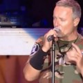 "Promoviše politiku koja je uperena protiv Srbije" Naša pevačica osula paljbu po Tompsonu: "Švercuju i pljačkaju"