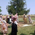 Na salašu kod Bikova Oživeo bunjevački običaj Kraljica na Dove