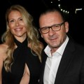 Rodila je tri ćerke, a i danas privlači muške poglede: Žena Peđe Mijatovića blista gde god se pojavi!