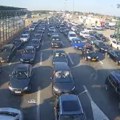 Vozači, oprez: Velike gužve na auto-putevima i prelazima ka ove dve zemlje: Čeka se do sat vremena, oglasio se AMSS