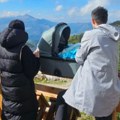 Bolje od Švajcarske! Milan Vasić odveo sina na Šaru: Uživa sa porodicom u ski centru, pogled oduzima dah