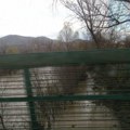 Vanredna situacija na području Vranja: Voda se povlači, ugrožena postrojenja za otpadne vode u Ćukovcu (VIDEO)