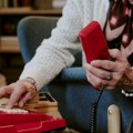 Žena (63) satima blokirala liniju za hitne slučajeve u Nemačkoj: uputila 200 poziva, ćutala svaki put