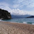 Državljanin Srbije udavio se na plaži Mogren II u Budvi